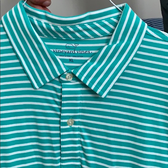 Vineyard Vines collared shirt - Picture 3 of 3